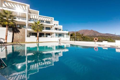 Duplex Penthouse with Sea Views, Steps to Golf