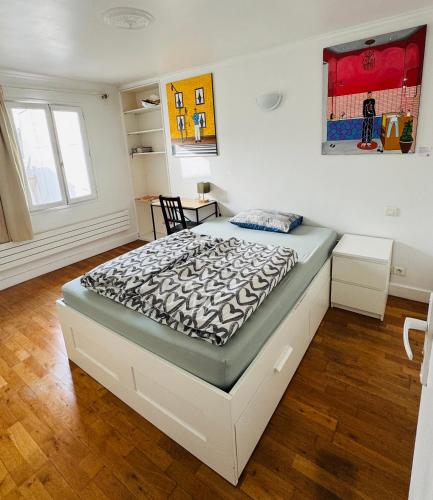 Cozy Room in Le Marais