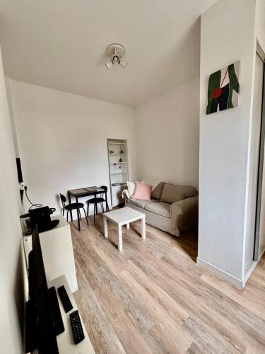 Les Capucins.Appartement élégant,Vue sur le jardin
