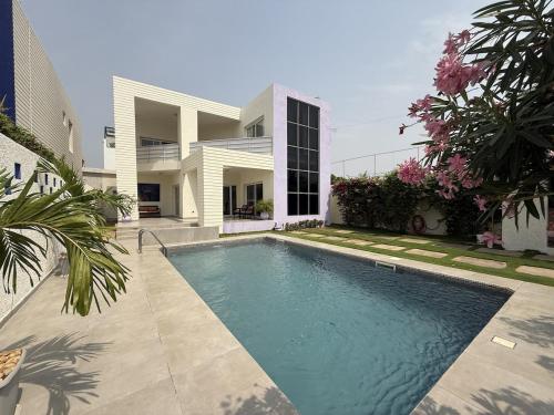 Villa Hermitage 13 - Beachfront & Modern