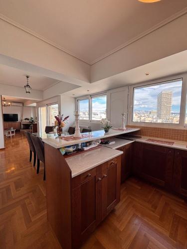 Kuchyňa alebo kuchynka v ubytovaní Athens Sky Penthouse