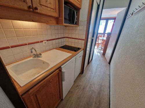 Studio lumineux avec balcon, pieds des pistes, 4 personnes