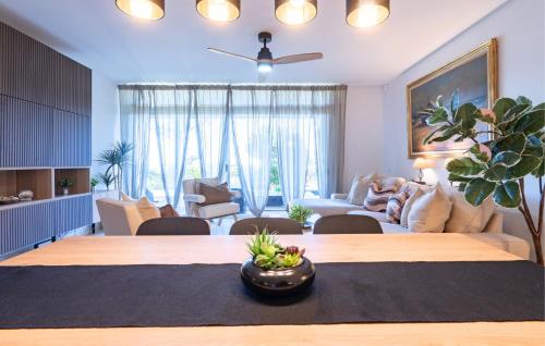 Spacious 3-Bedroom Garden Apartment and Indoor Community Pool