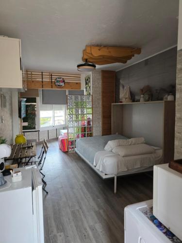 SALTILLO ALTO WHITE STUDIO