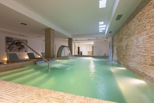 Charming Apt in Aloha Hill Club with Pools & Spa