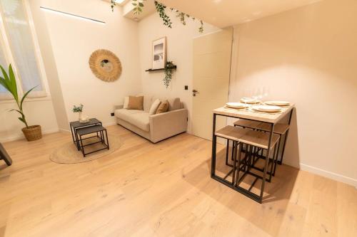 Charmant Duplex Vieux Nice, proche mer, WiFi, Clim