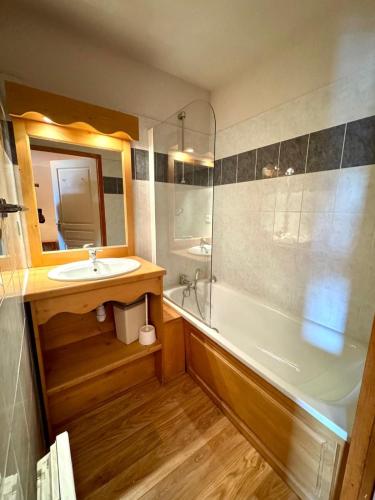 Logement 6 pers pied des pistes les Orres 1800