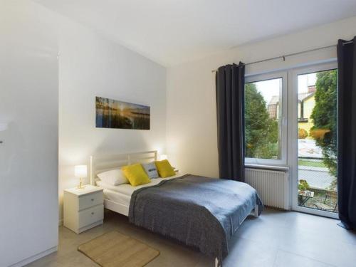Cozy Studio with Parking - Sleeps 4 - Near Warsaw Airport