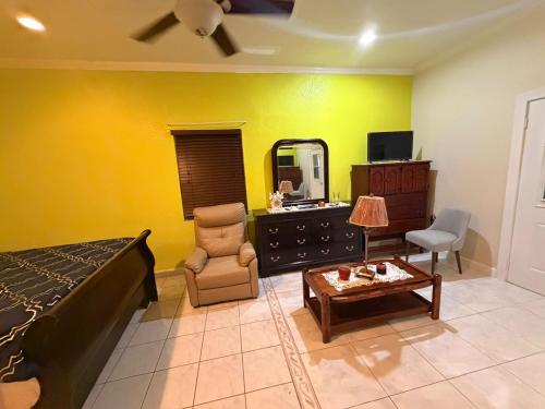 TV/trung tâm giải trí tại Cozy Nest