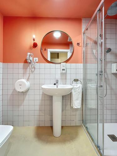Bany a Lemon Hostel Altea habitaciones privadas y compartidas
