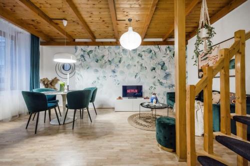 Central 3BR Duplex with Terrace