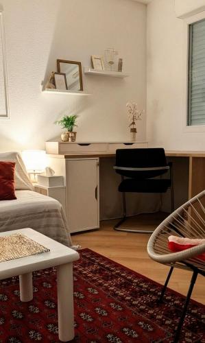 Appt lumineux refait à neuf, vers place Stalingrad