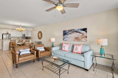 2 Bedroom Newly Remodeled Beachfront Condo, Destin photo 8