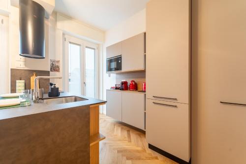 L55 Design Apartment with GARAGE
