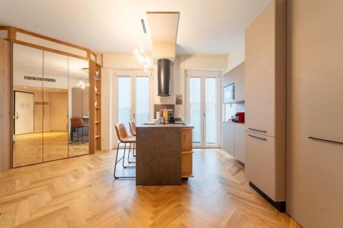 L55 Design Apartment with GARAGE