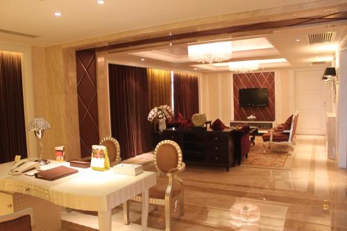 Χώρος καθιστικού στο Zhengzhou Yuehai Hotel