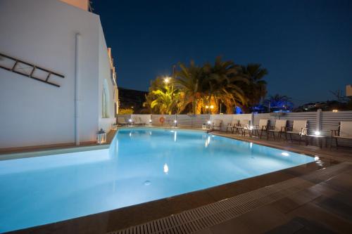 Bazén v ubytování Francoise Hotel nebo v jeho okolí