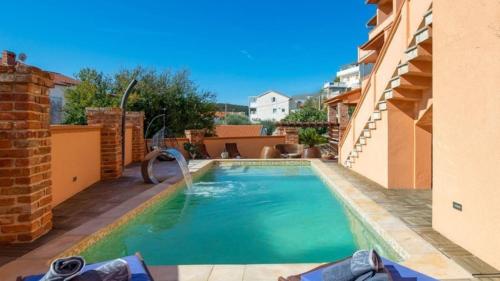 Luxury Villa Mer pool apartman by Villas Guide