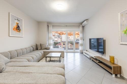 Seaview Apartment in the Center of Saranda