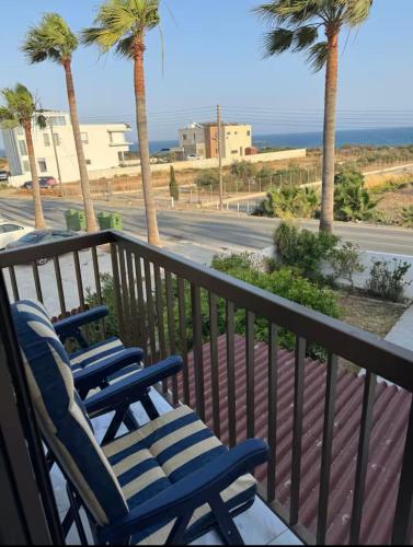 Sea view maisonette on coastal road, Zygi