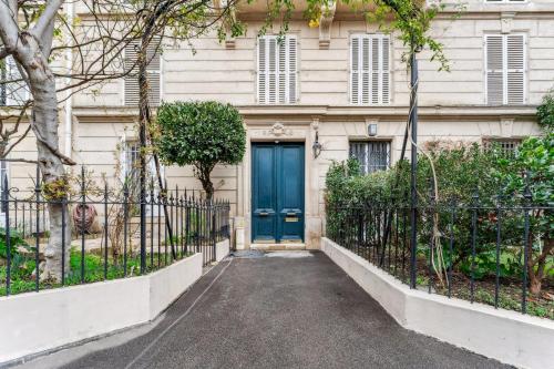 Gaston de St-Paul - Alma Marceau 2bdr by B'Your Home