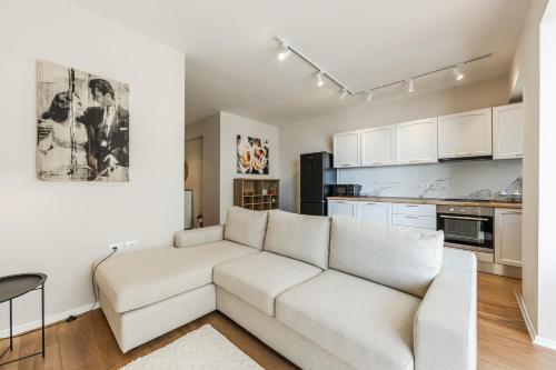 Stylish Apartment in Lungomare with Sea View by PikHost