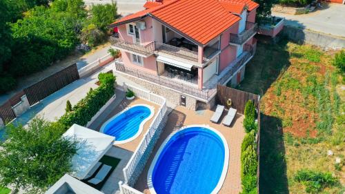 Villa Mateo -Zagvozd by Villas Guide