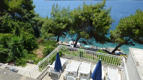 Waterfront house Kata by Villas Guide