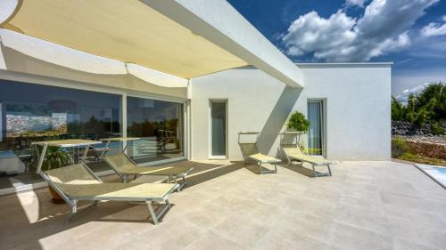 Villa Menta 4 by Villas Guide