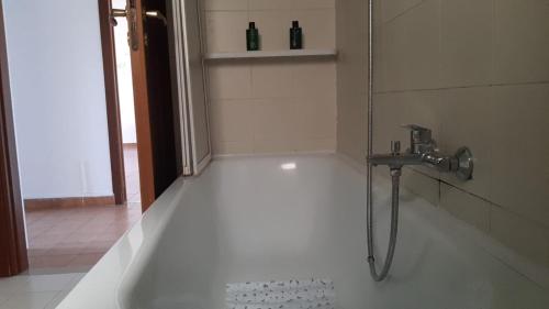 HOUSE ROMA SETTEBAGNI via salaria 1368 - ROMA
