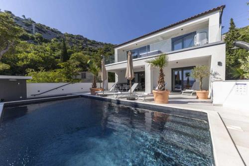 Luxury Villa Lucija by aneo travel
