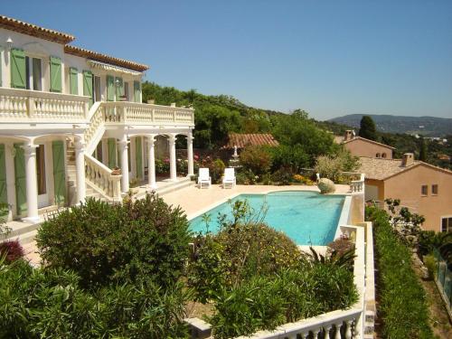 สระว่ายน้ำที่อยู่ใกล้ ๆ หรือใน La Bastide Fleurie