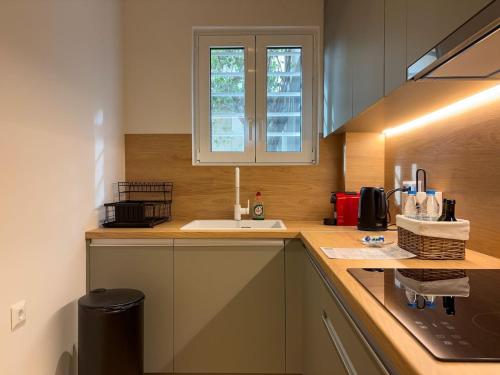 Elegant Living in Glyfada Center