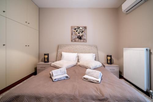 Downtown Family Apartment - Walk to Metro by ΜΡS