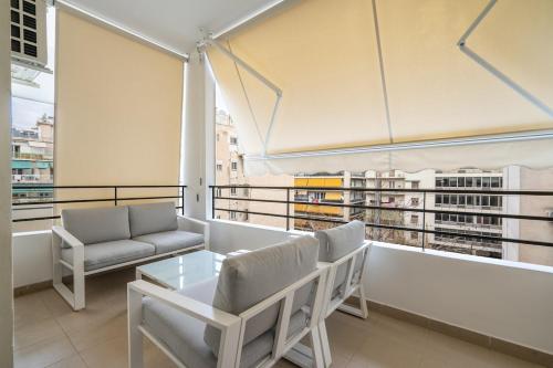 Downtown Family Apartment - Walk to Metro by ΜΡS