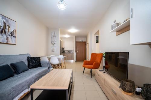 Downtown Family Apartment - Walk to Metro by ΜΡS