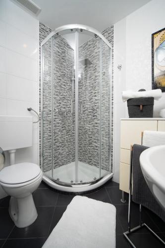 Studio apartment near the waterfront 08