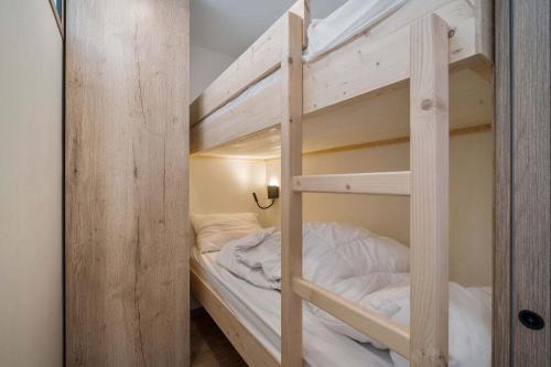 Ski-in ski-out Val thorens fully Renovated central with panoramic views