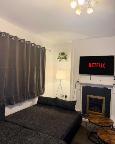 Contractor & Family Sleeps 5 Bham HS2 Parking for 3 photo 4