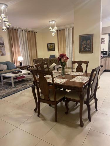 Sunset Balcony Retreat - Spacious and Comfortable 2 Bedrooms 2 Bathrooms