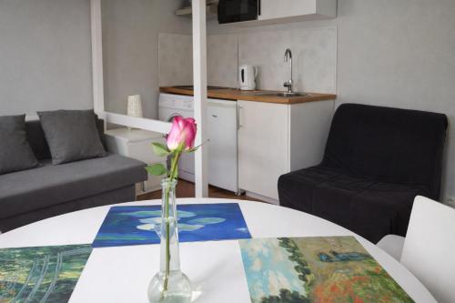Bright Guest Suite by Place de la Bastille Marais