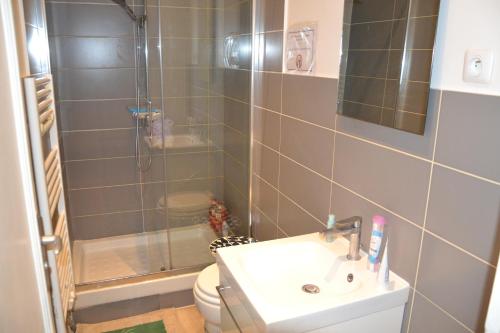 Bright Guest Suite by Place de la Bastille Marais