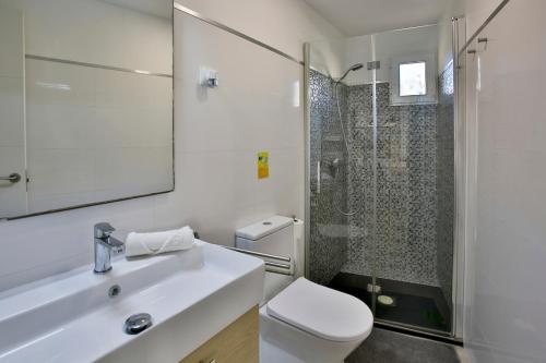 Tequila Playa de San Juan, pool, parking, wifi