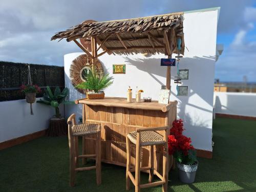 Villadunas - with Luxury Hot Tub and Tiki Roof Top Bar