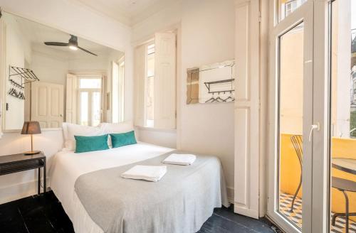 Full Building in Bairro Alto by Porta85