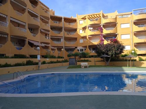 duerme oyendo el mar