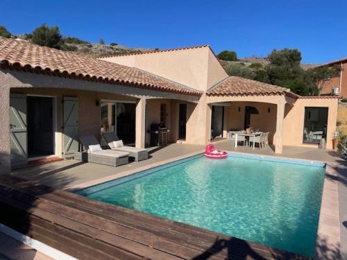 Villa piscine climatisation vue mer pour 8