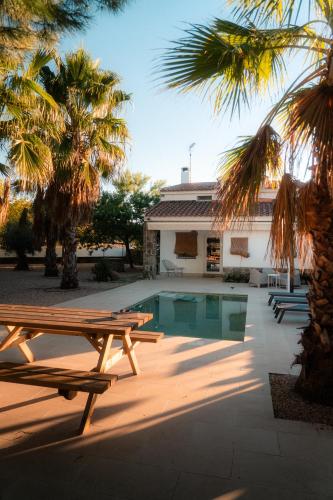 Foto Wishome - Casa con piscina en una preciosa finca privada - PROMO degustación de hamburguesas ECO de nuestra propia ganadería para reservas de 2 o más noches disfrutadas en mayo 1