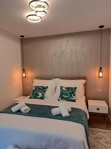 Apartman 76 - Modern Apartment with On-Site Private Parking
