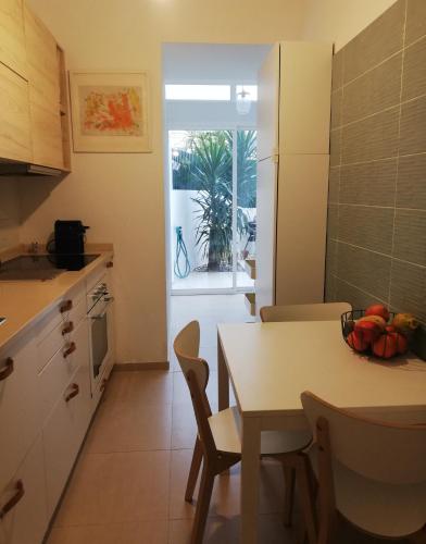 Apartamento encantador com pátio
